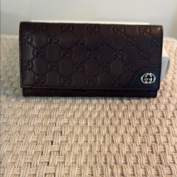 Gucci Dark Brown Embossed Leather Key Holder - Picture 1 of 3